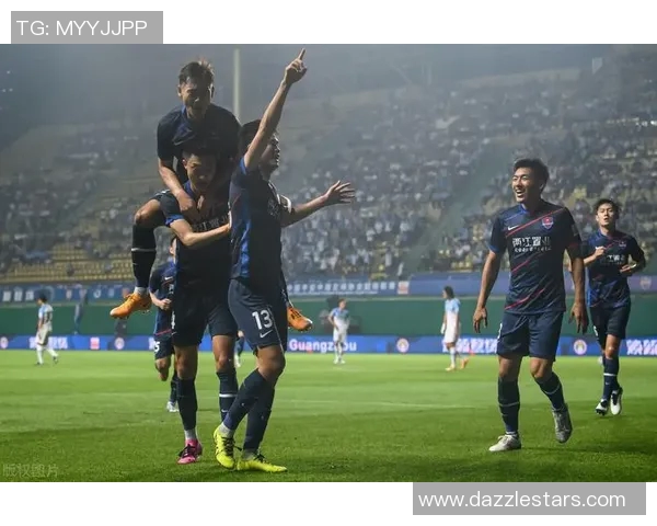 重庆篮球队心理素质引发热议球迷对球队表现的不同看法与分析